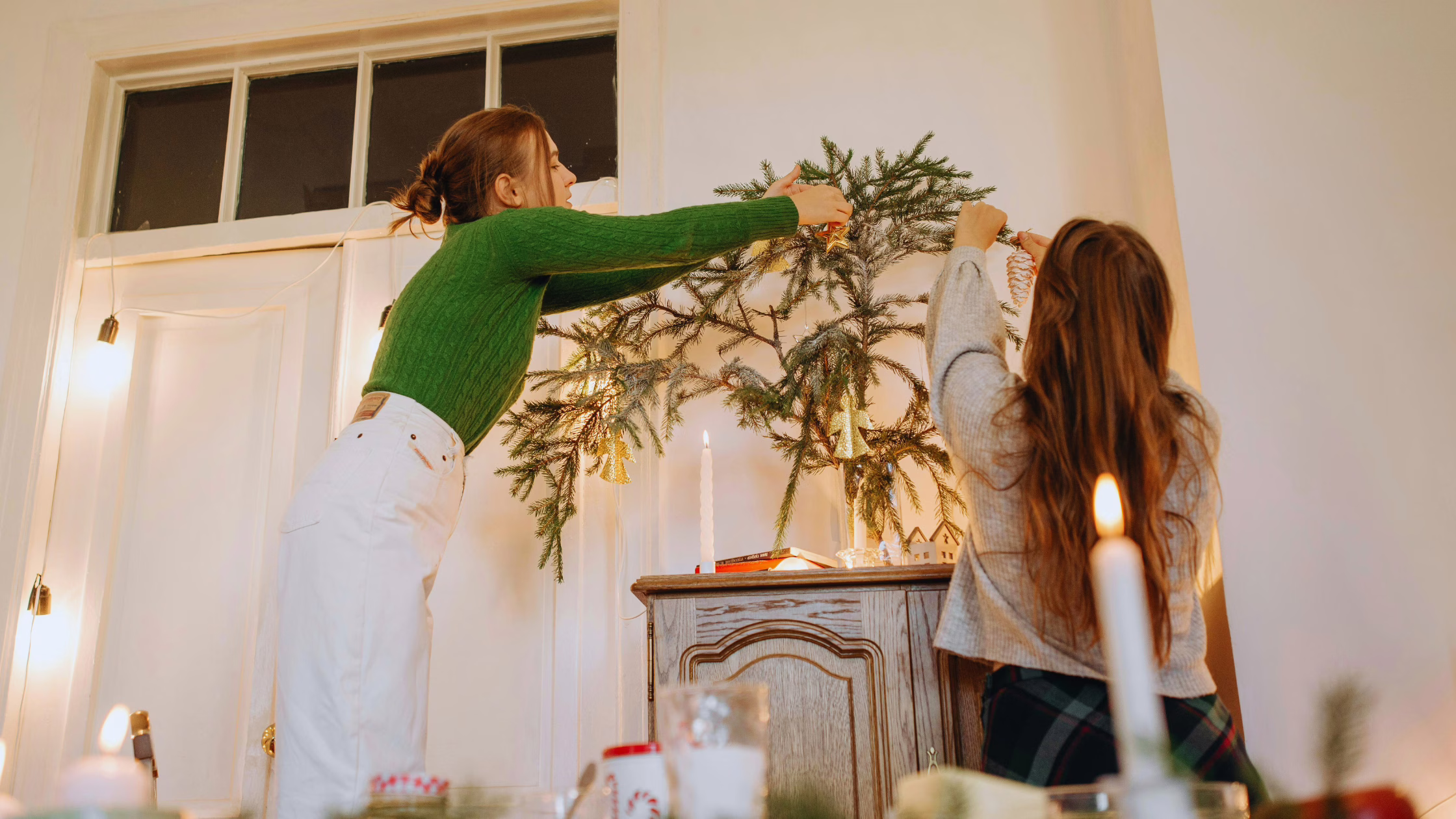 Christmas Decorating Ideas for Small Spaces & Apartment Living