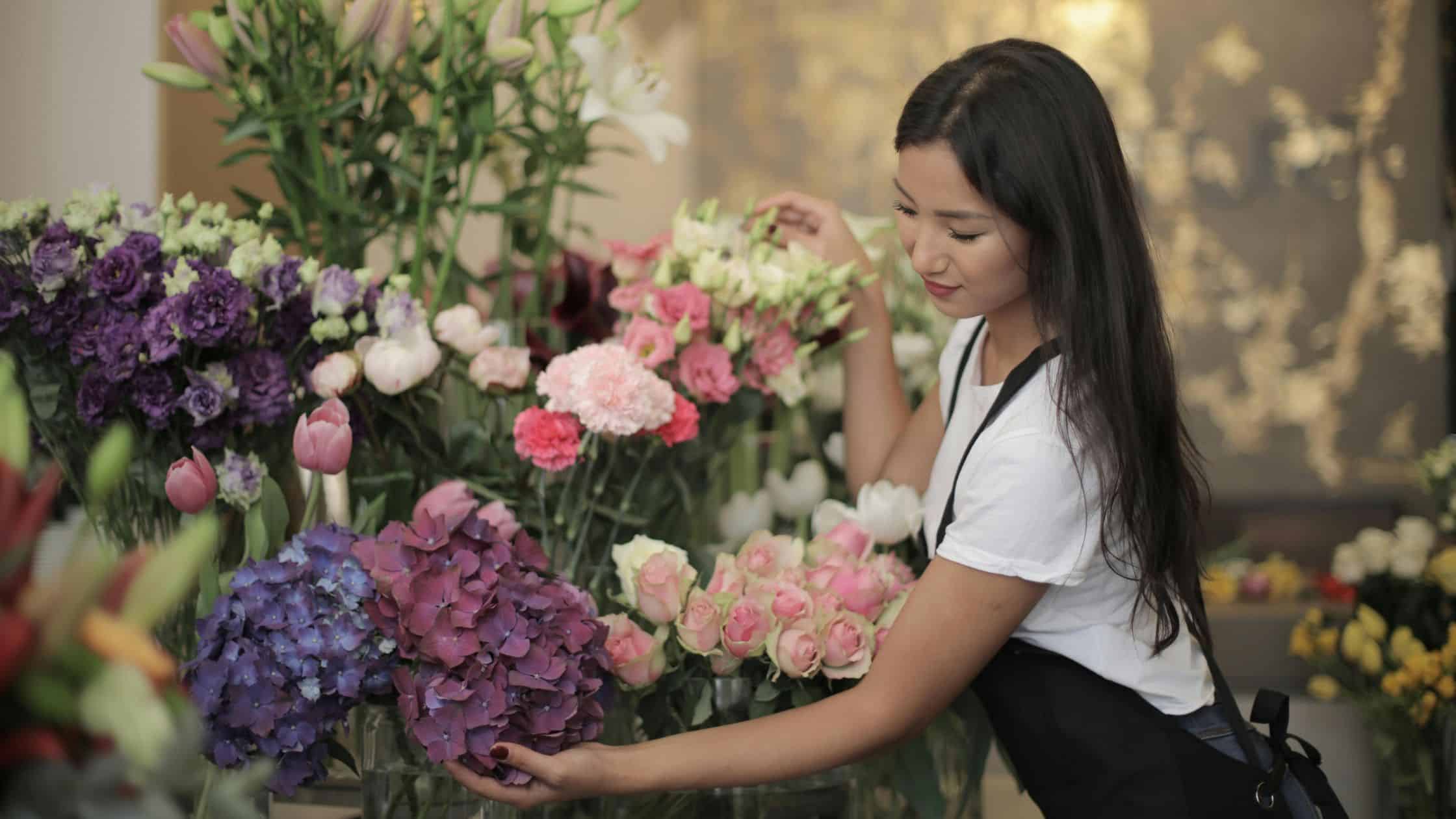 The Best Non-Fragrant Flowers That Won’t Overpower Your Home