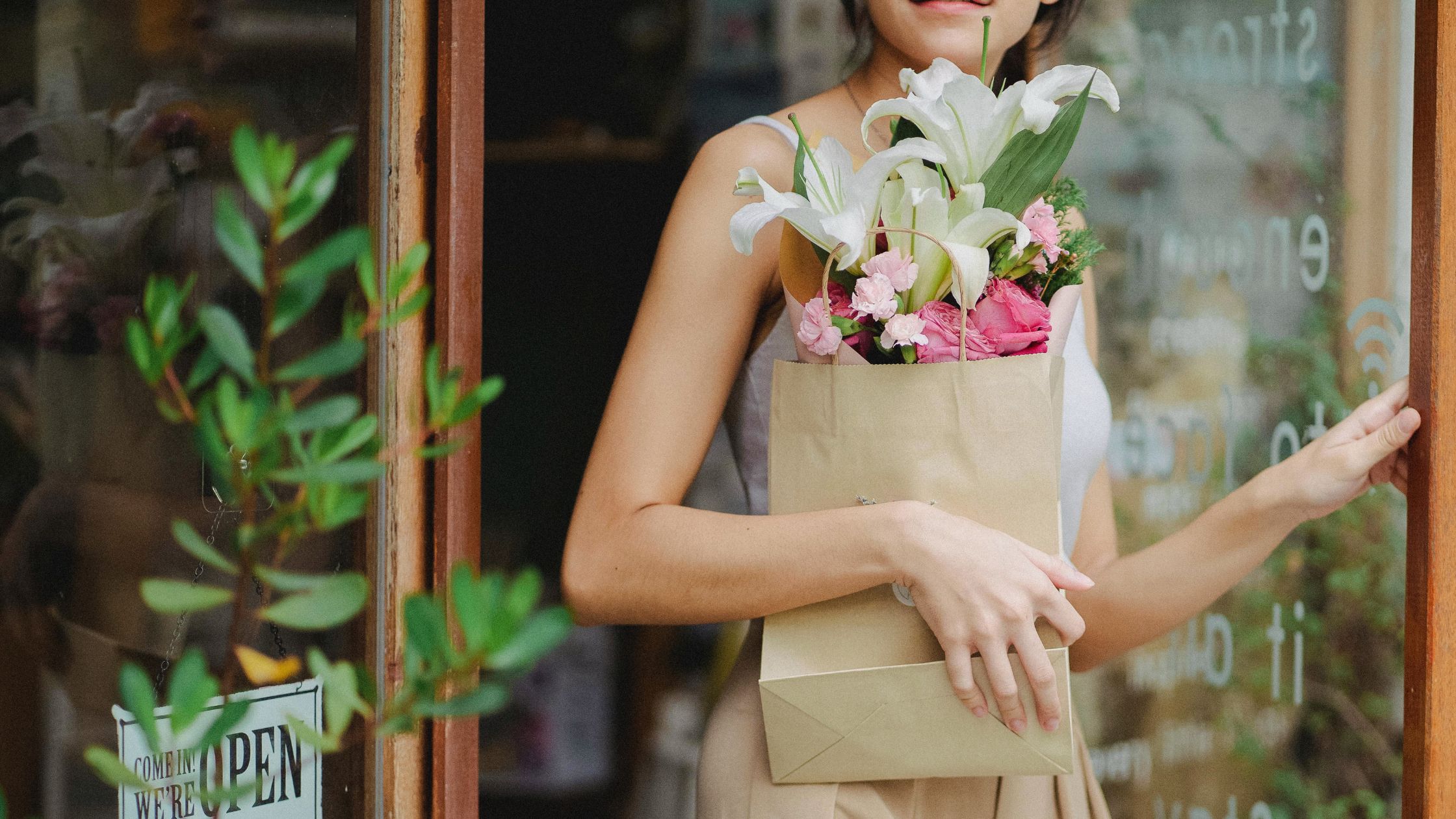 The Most Beautifully Fragrant Flowers to Fill Your Home